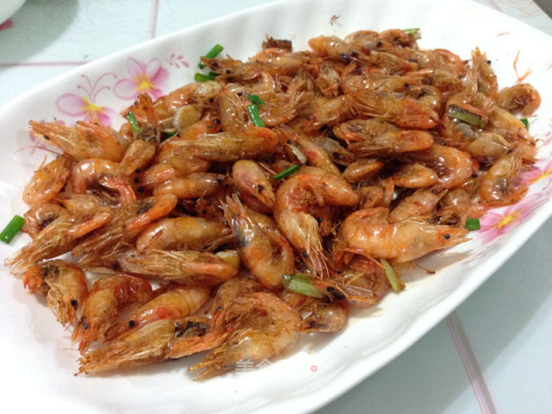 油爆河虾的做法_舌尖上的中国2—油爆河虾_油爆河虾怎么做_是甜甜呀的
