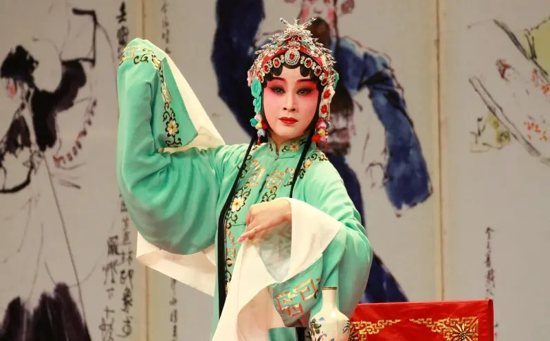 阿赞幽黑衣情降：神秘力量如何影响情感关系？