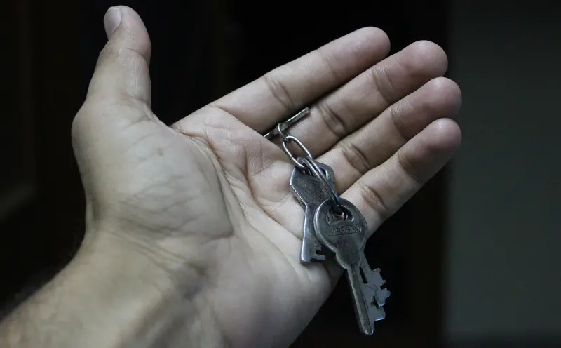 如何解除童年降头影响？科学与传统方法结合的心理疗愈指南
