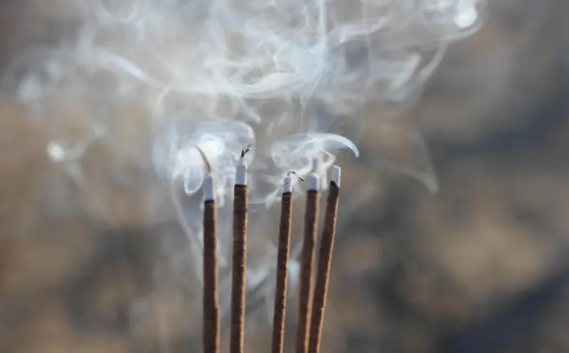 泰国情降香水：神秘香氛如何影响情感与吸引力
