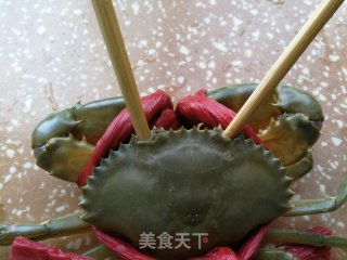 葱姜蒸青蟹的做法步骤：1