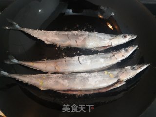 干煎秋刀鱼的做法步骤：9