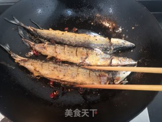 干煎秋刀鱼的做法步骤：13
