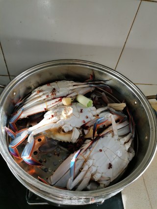 清蒸螃蟹的做法步骤：2