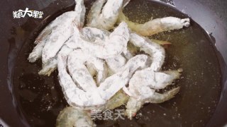 避风塘炒虾的做法步骤：4