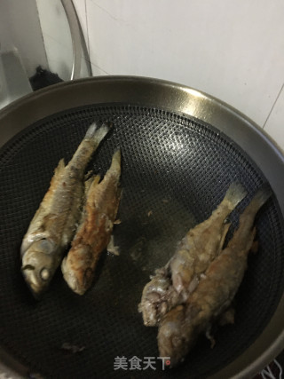 家常焖海杂鱼的做法步骤：5