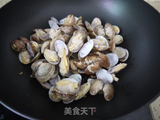 香辣豆瓣炒花甲的做法步骤：6