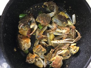 螃蟹煮干丝的做法步骤：3