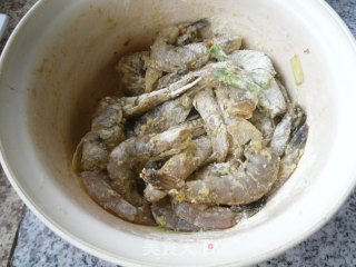 鱼香大虾的做法步骤：2