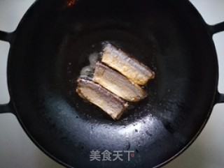 干煎秋刀鱼的做法步骤：6