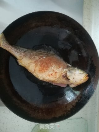 红烧黄花鱼的做法步骤：6