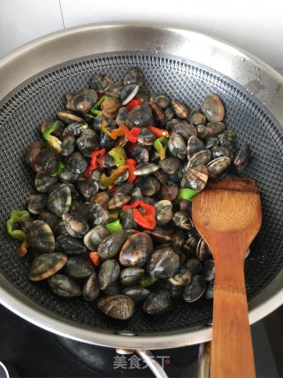 麻辣椒炒花蛤蜊的做法步骤：8