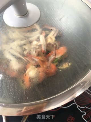 葱姜炒海蟹的做法步骤：11
