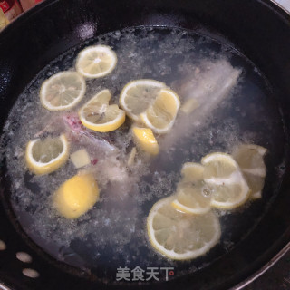 酸酸酸酸的柠檬鱼的做法步骤：3