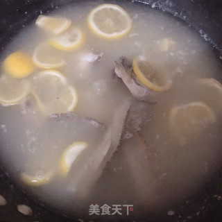 酸酸酸酸的柠檬鱼的做法步骤：4