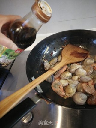香辣炒海鲜的做法步骤：11