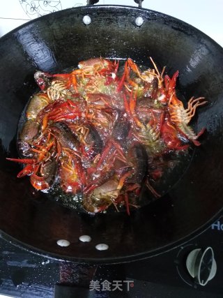 麻辣十三香小龙虾的做法步骤：2