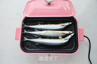 香煎秋刀鱼的做法步骤：4