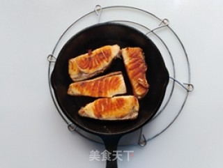干煎三文鱼的做法步骤：6