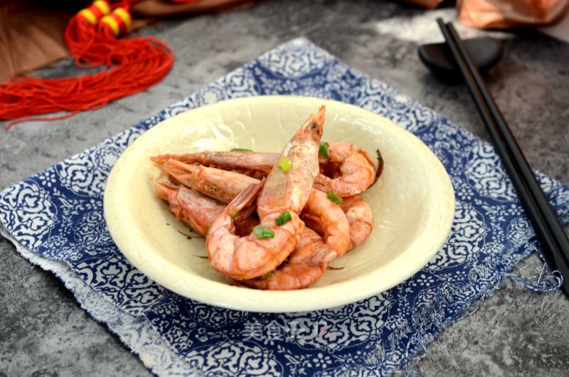 炒野生红虾的做法