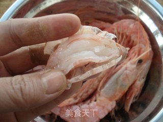 炒野生红虾的做法步骤：2