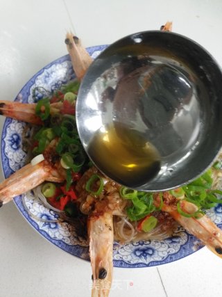 美食―蒜蓉粉丝蒸开背虾的做法步骤：10