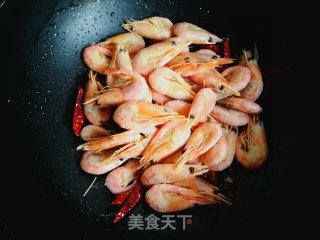 魔鬼椒炒海虾的做法步骤：4