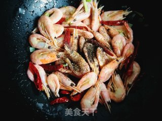 魔鬼椒炒海虾的做法步骤：5