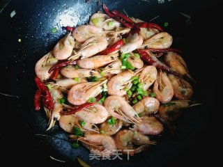 魔鬼椒炒海虾的做法步骤：7