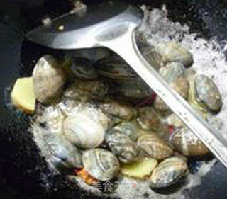海带结炒花蛤的做法步骤：5