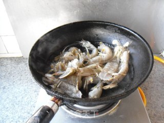 黄酒皮皮虾的做法步骤：5