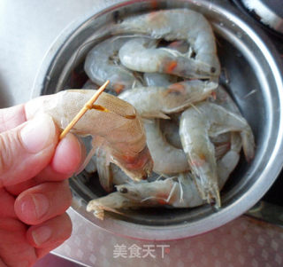 葱姜油炒虾的做法步骤：2