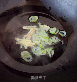 葱姜油炒虾的做法步骤：3