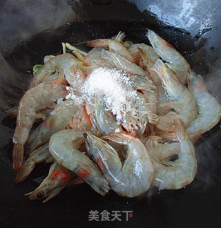 葱姜油炒虾的做法步骤：5