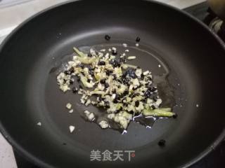 紫苏豉蒜炒蚬的做法步骤：3