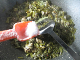 咸菜煮花螺的做法步骤：7