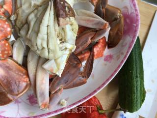 黄瓜拌梭子蟹肉的做法步骤：2
