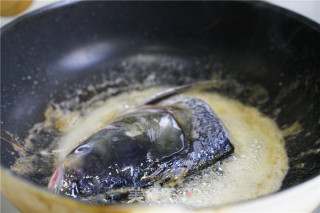 鲜虾蒸鱼头的做法步骤：4