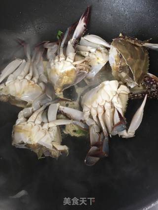 姜葱炒海蟹的做法步骤：5