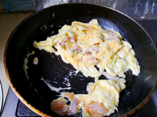 #家常菜#鲜味十足的大蛤炒蛋的做法步骤：7