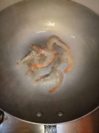 黑椒炒虾的做法步骤：2