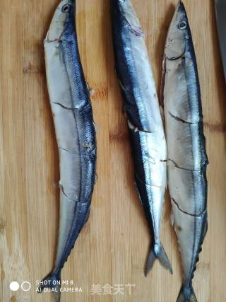 香烤秋刀鱼的做法步骤：3