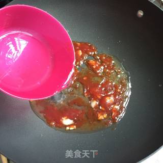 茄酱焖虾的做法步骤：4
