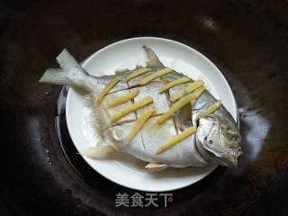清蒸鲳鱼的做法步骤：4