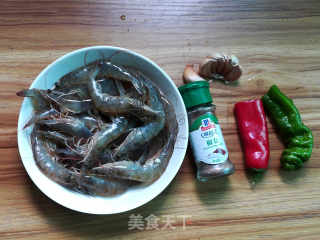 椒盐虾的做法步骤：1