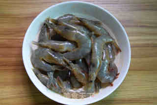 沙茶酱脆皮虾的做法步骤：3