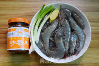 沙茶酱脆皮虾的做法步骤：1