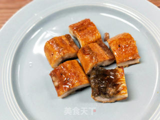 香煎鳗鱼豆腐的做法步骤：3