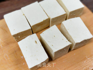 香煎鳗鱼豆腐的做法步骤：4