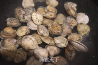 生腌蛤蜊-炎夏消暑开胃神菜（水煮法）的做法步骤：2